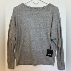 Simply Vera Wang Gray Long Sleeve Light Weight Women’s XS Sweater NWT